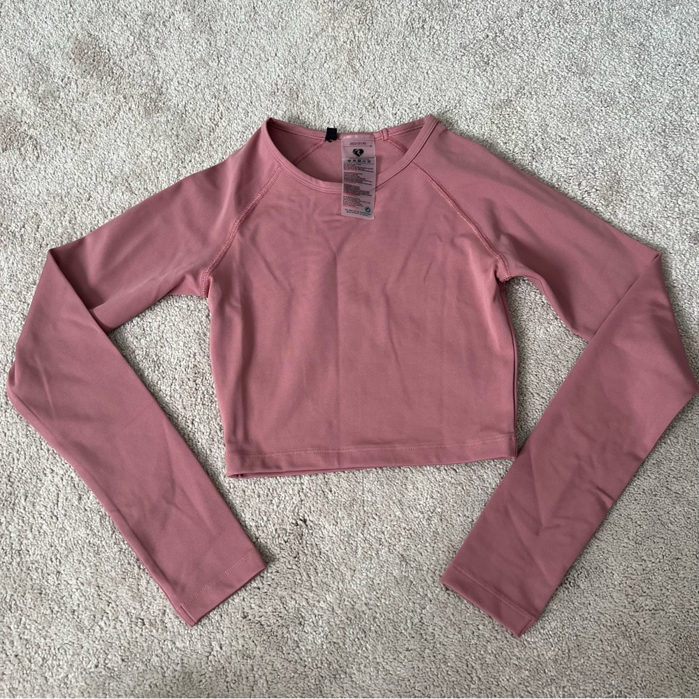 Women’s Best Essential Long Sleeve Crop